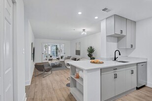 Rosslyn Heights in Arlington, VA - Building Photo