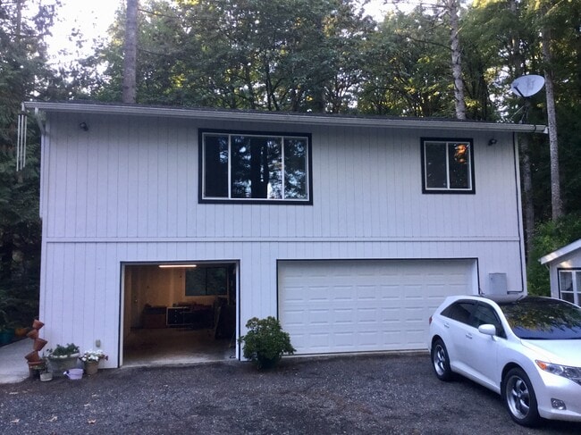 10913 60th Ave, Unit #1 in Gig Harbor, WA - Foto de edificio - Building Photo