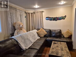 35 Alaskan Summit Ct in Brampton, ON - Building Photo - Building Photo