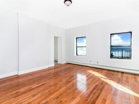 251 Warburton Ave in Yonkers, NY - Building Photo