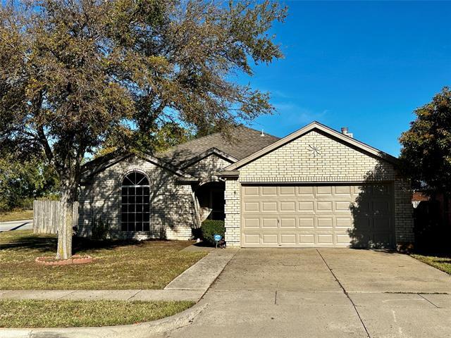 1140 Roundrock Dr in Saginaw, TX - Foto de edificio