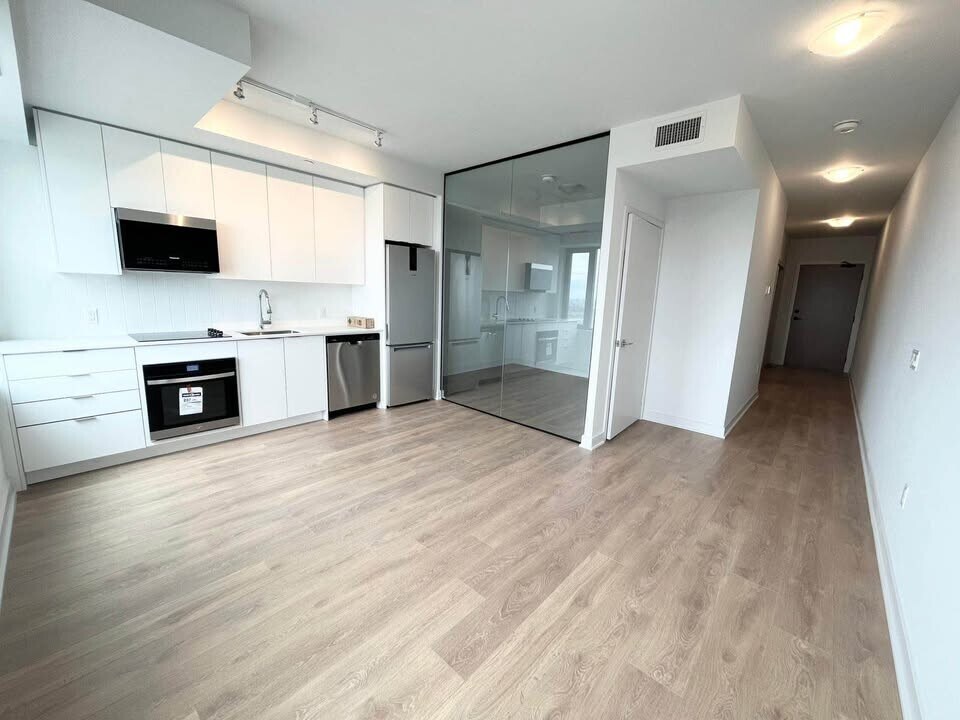 2920 Hwy 7 in Vaughan, ON - Building Photo