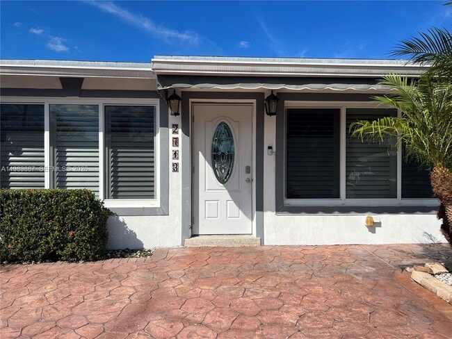 2713 Sherman St in Hollywood, FL - Building Photo - Building Photo