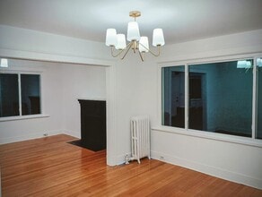 836 Belmont St, Unit 1 in Watertown, MA - Foto de edificio - Building Photo