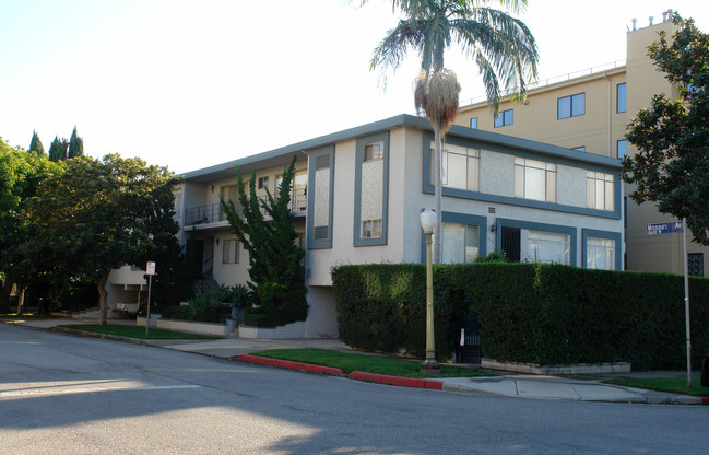 1900 Manning Ave in Los Angeles, CA - Building Photo - Building Photo