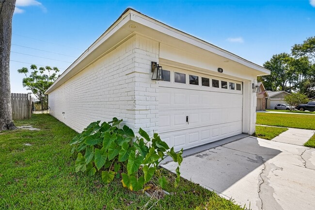 1114 Briarmead Dr in Richmond, TX - Building Photo - Building Photo