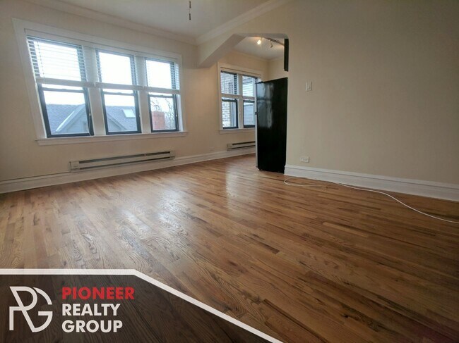 4735 N Hermitage Ave, Unit 404 in Chicago, IL - Building Photo - Building Photo