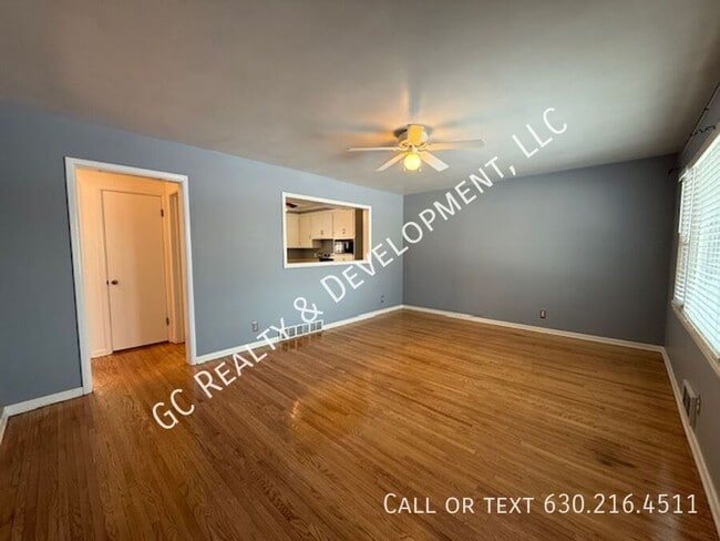 838 Whitlock Ave in Aurora, IL - Building Photo - Building Photo