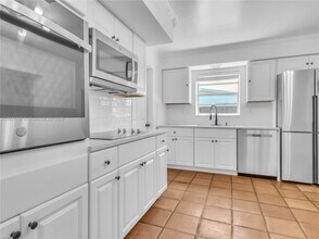 10015 SW 85th Terrace in Miami, FL - Building Photo - Building Photo