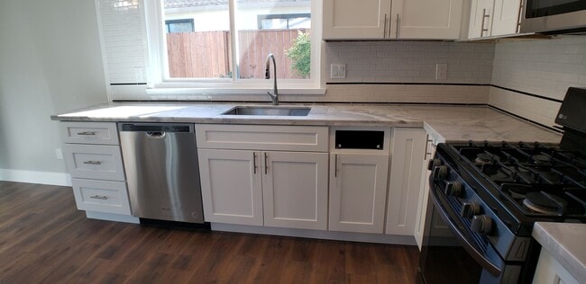 1345 Jensen Dr in Pittsburg, CA - Building Photo - Building Photo