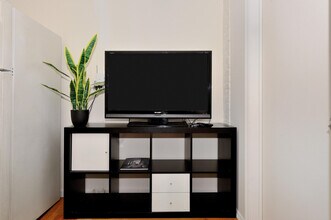 7 E 91st St in New York, NY - Foto de edificio - Building Photo