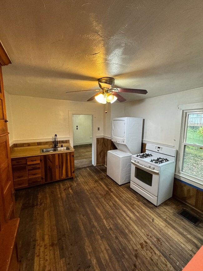 7 Union St in Camillus, NY - Building Photo - Building Photo