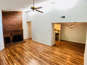 123 Turtle Creek Rd, Unit Bright Top Floor in Charlottesville, VA - Building Photo - Building Photo