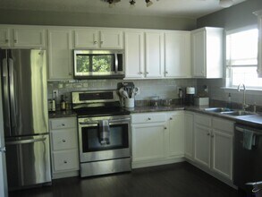 208 Wray St in Warner Robins, GA - Building Photo - Building Photo