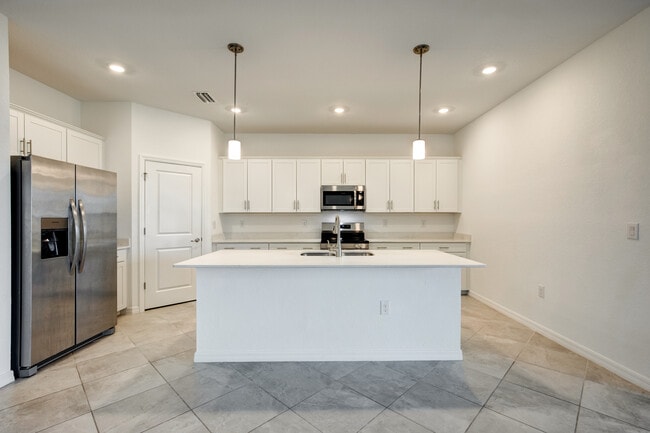 19065 Cabernet Ct in Venice, FL - Foto de edificio - Building Photo