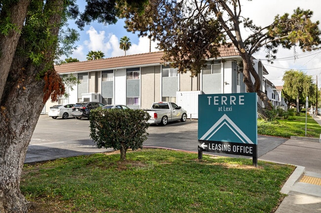 Terre at Lexi in El Cajon, CA - Foto de edificio - Building Photo