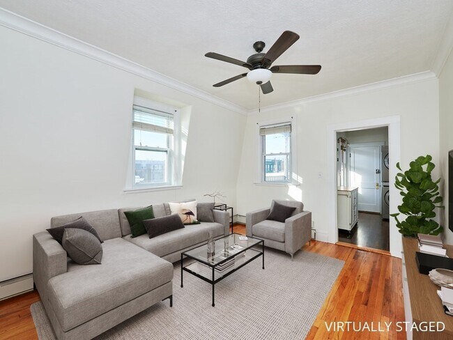 property at 658 E 6th St