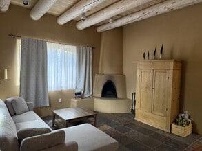 8 Cresta de Luna RoadUnit 9 in El Prado, NM - Building Photo - Building Photo