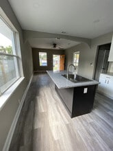 1611 E 18th Ave in Tampa, FL - Foto de edificio - Building Photo