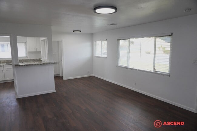 1409 Wilson Rd in Bakersfield, CA - Building Photo - Building Photo