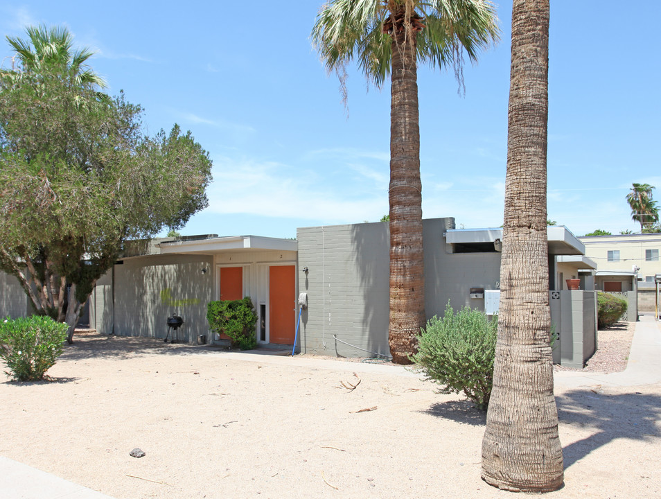 Highland Apartments in Phoenix, AZ - Foto de edificio