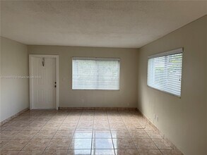 715 NE 2nd Ave in Fort Lauderdale, FL - Building Photo - Building Photo