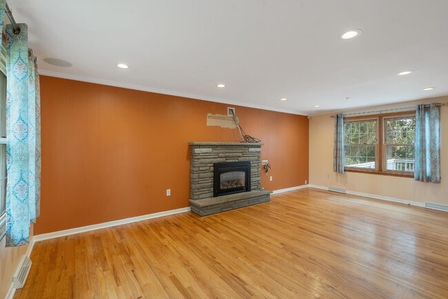 property at 20 Apricot Ln