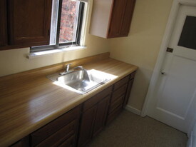 Cambridge Court Apartments