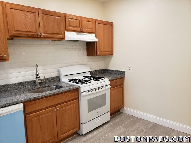 194 Kelton St, Unit 2 in Boston, MA - Building Photo - Building Photo