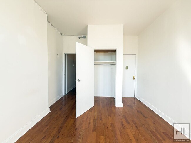 TROUTMAN STREET / Bushwick / Spacious 2-be in Brooklyn, NY - Building Photo - Building Photo