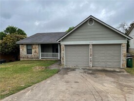 8303 Gallatin Dr in Austin, TX - Building Photo