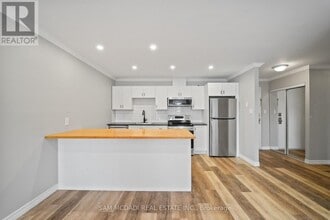 130 King St E in Clarington, ON - Building Photo - Building Photo