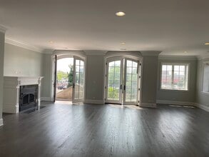 2657 N Clybourn Ave, Unit 2A in Chicago, IL - Building Photo - Building Photo