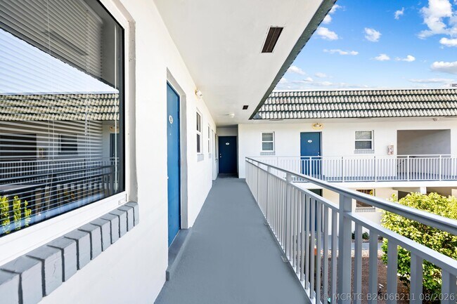 property at 1001 SE 16th St