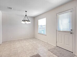 10015 Red Iron Creek in Converse, TX - Building Photo - Building Photo