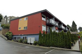 Urban Terrace in Seattle, WA - Building Photo - Building Photo