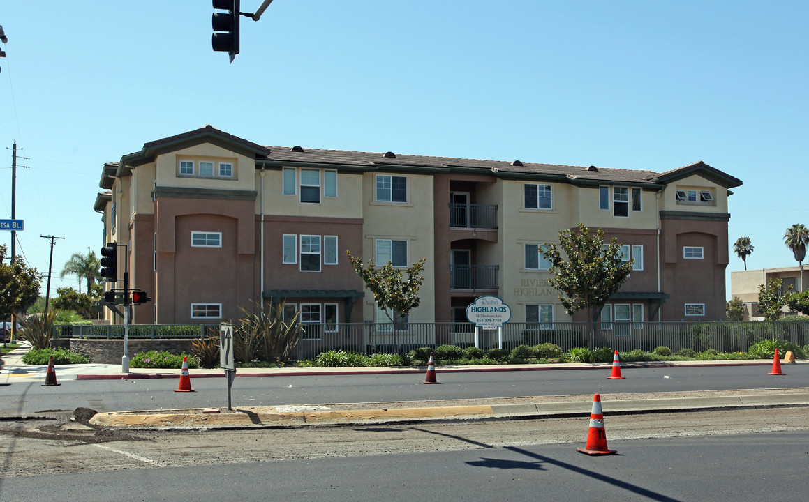 Riviera Highlands in San Diego, CA - Building Photo