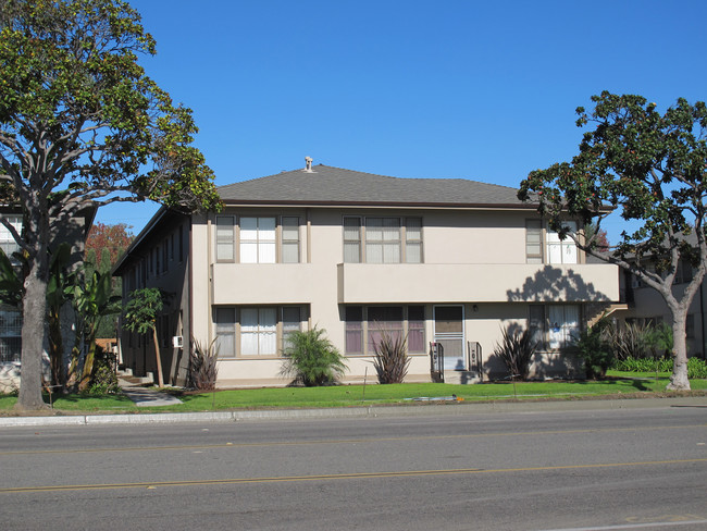 1165 E Carson St in Long Beach, CA - Building Photo - Building Photo