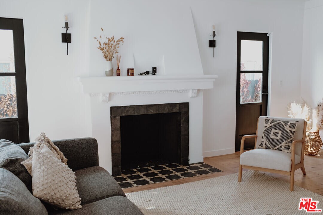 5701 West Blvd in Los Angeles, CA - Building Photo