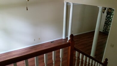 4619 Country Woods Ln in Greensboro, NC - Foto de edificio - Building Photo