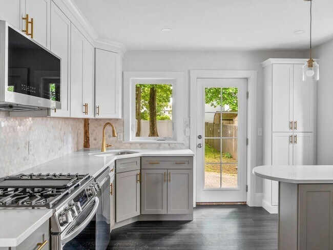 16 Touro Ave in Medford, MA - Building Photo - Building Photo