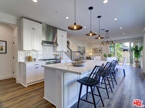 5600 W 78th St in Los Angeles, CA - Building Photo - Building Photo