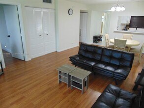1931 Sabal Palm Dr in Davie, FL - Building Photo - Building Photo