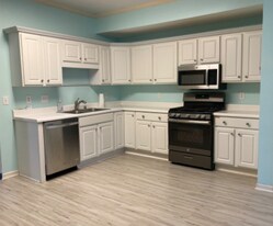 537 Treymoor Lake Cir in Alabaster, AL - Building Photo