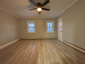 318 E 1st Ave in Roselle, NJ - Building Photo - Building Photo