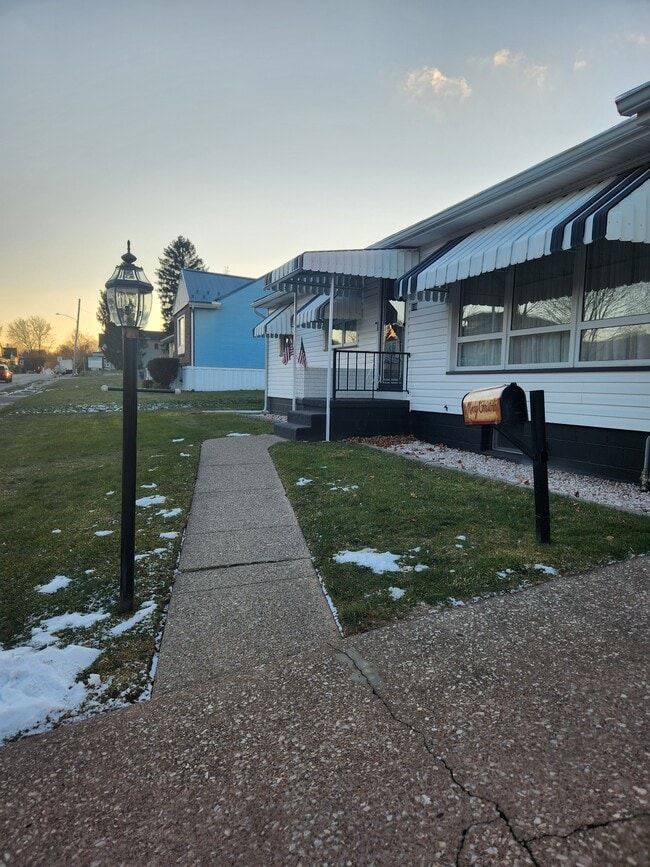 property at 518 E Walton Ave