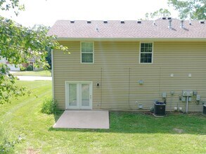 702 Upland Creek Rd in Columbia, MO - Building Photo - Building Photo