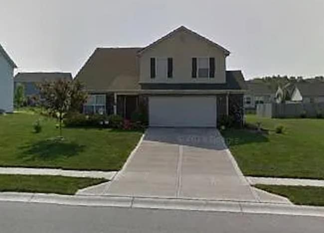 property at 2425 Bluewood Way