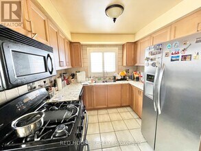 2 Palmolive St in Brampton, ON - Building Photo - Building Photo