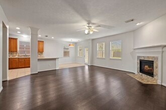 28018 Wind Hawk Dr in Katy, TX - Foto de edificio - Building Photo